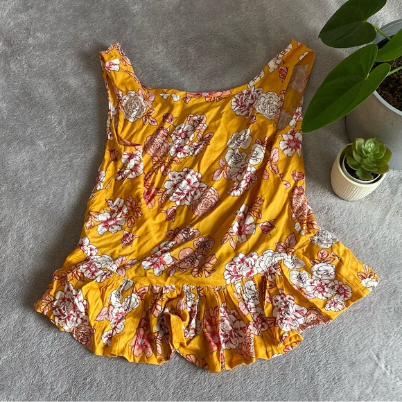 Yellow floral tanktop size small - Picture 3 of 7